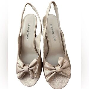 Newport News Rose Gold Slingback Women’s Size 6 Party Wedding Formal Heels